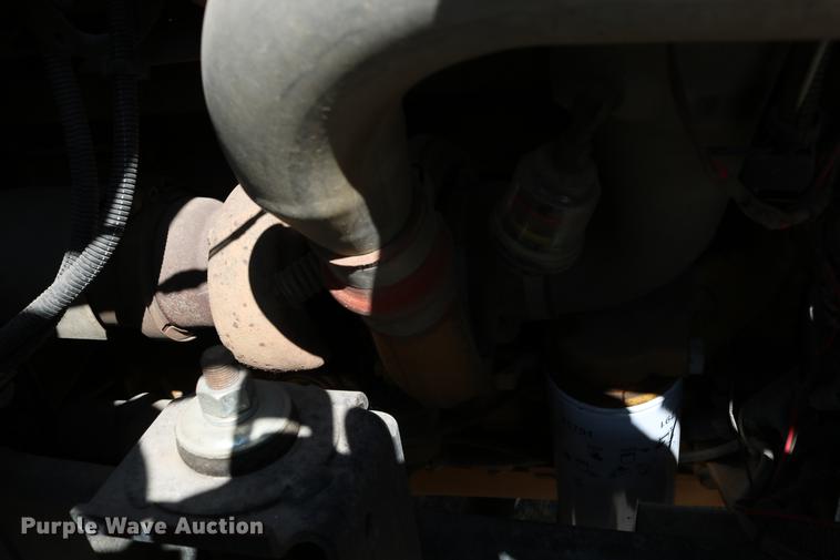 image for item DD0127 1992 GMC TopKick bucket truck