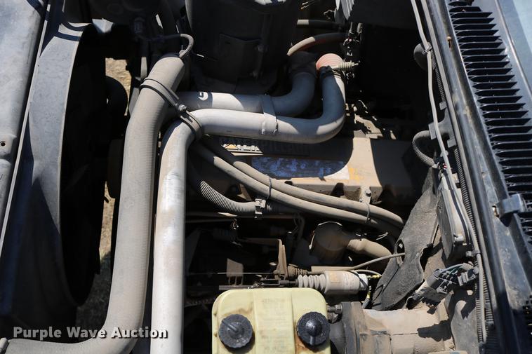 image for item DD0127 1992 GMC TopKick bucket truck