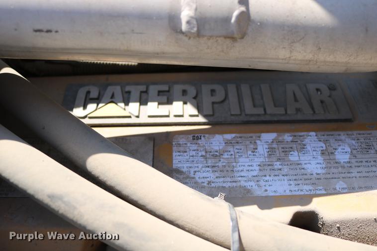 image for item DD0127 1992 GMC TopKick bucket truck