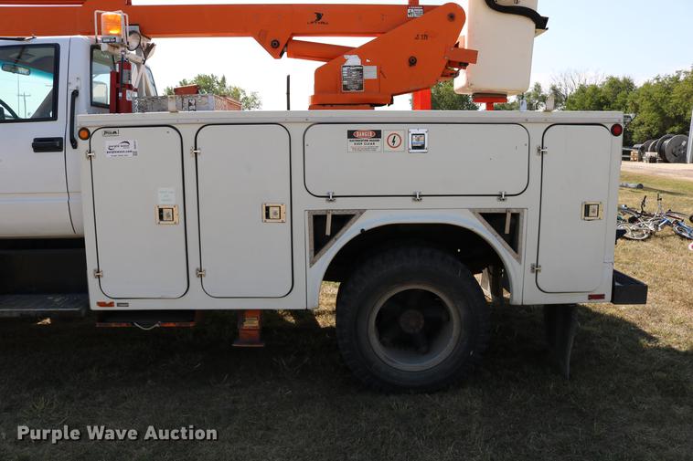 image for item DD0127 1992 GMC TopKick bucket truck