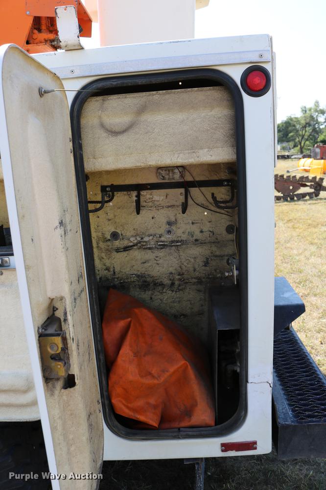 image for item DD0127 1992 GMC TopKick bucket truck