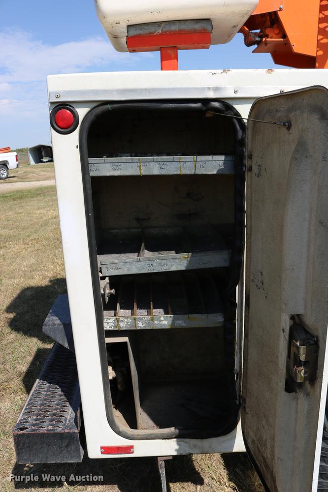 image for item DD0127 1992 GMC TopKick bucket truck