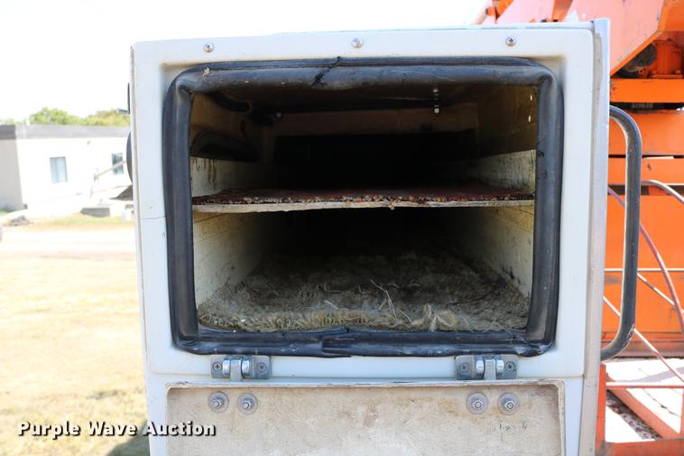 image for item DD0127 1992 GMC TopKick bucket truck