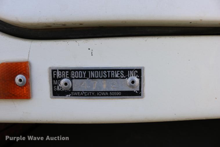 image for item DD0127 1992 GMC TopKick bucket truck