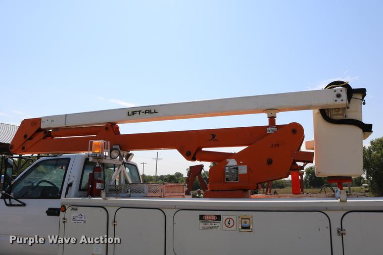 image for item DD0127 1992 GMC TopKick bucket truck