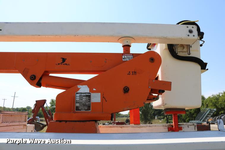 image for item DD0127 1992 GMC TopKick bucket truck