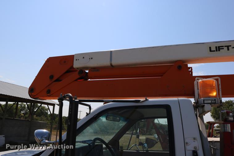 image for item DD0127 1992 GMC TopKick bucket truck