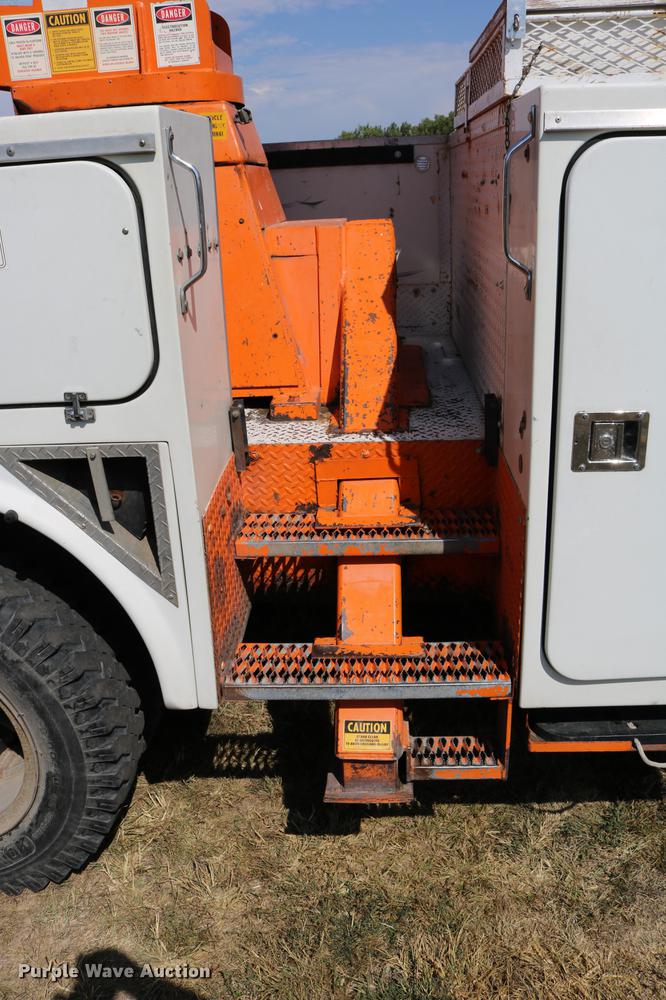 image for item DD0127 1992 GMC TopKick bucket truck