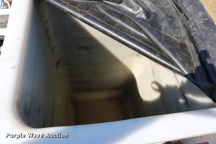 image for item DD0127 1992 GMC TopKick bucket truck