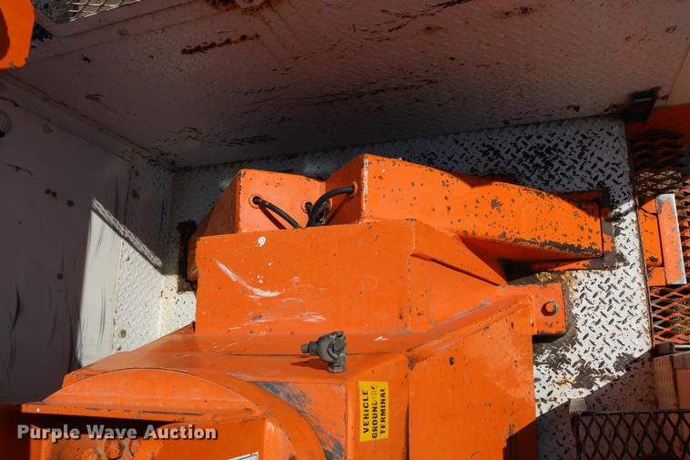 image for item DD0127 1992 GMC TopKick bucket truck