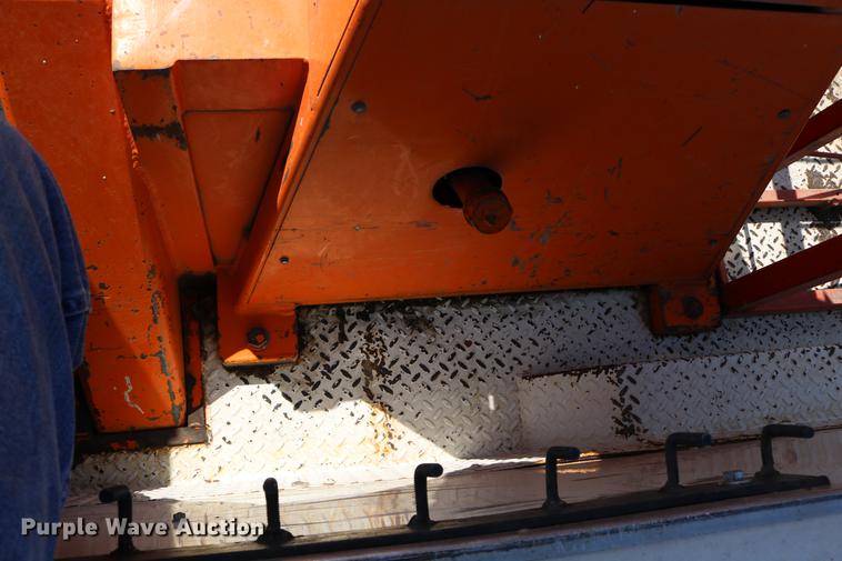 image for item DD0127 1992 GMC TopKick bucket truck