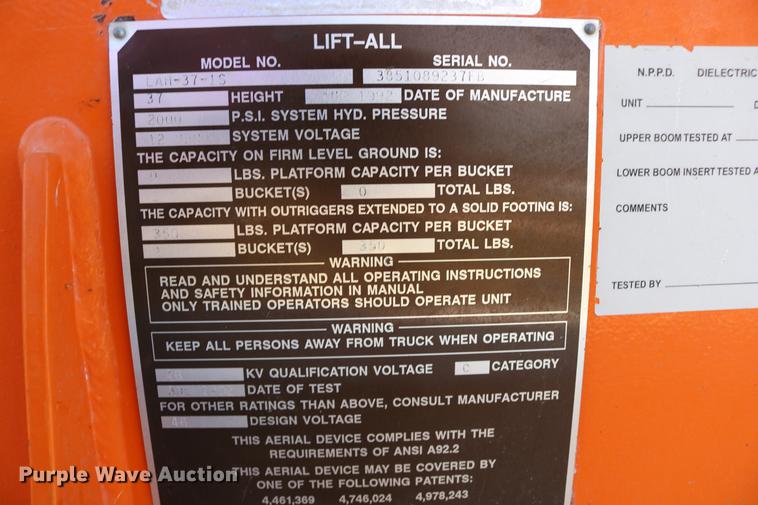 image for item DD0127 1992 GMC TopKick bucket truck