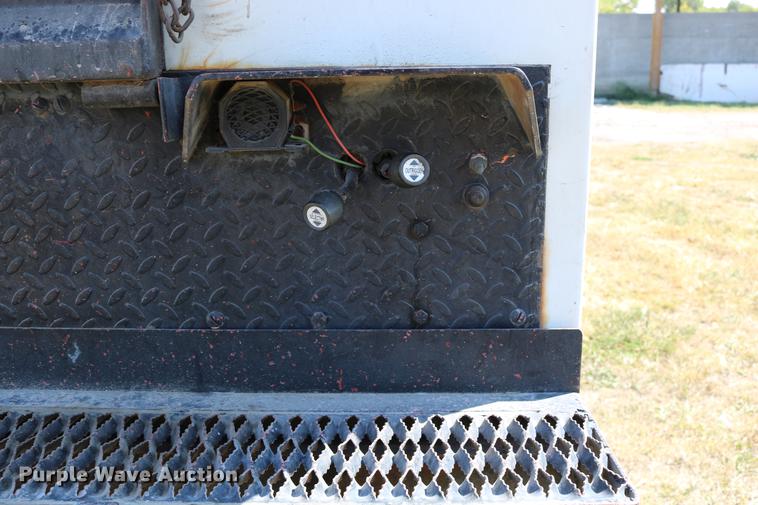 image for item DD0127 1992 GMC TopKick bucket truck