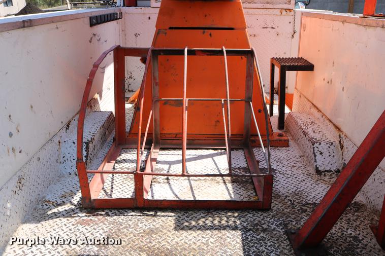 image for item DD0127 1992 GMC TopKick bucket truck