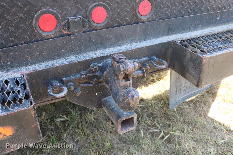 image for item DD0127 1992 GMC TopKick bucket truck