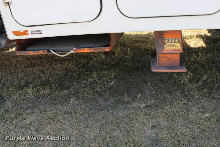 image for item DD0127 1992 GMC TopKick bucket truck