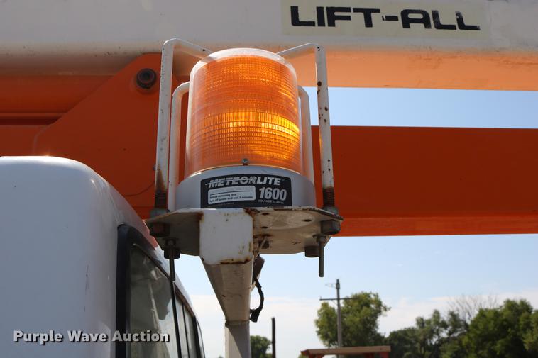 image for item DD0127 1992 GMC TopKick bucket truck