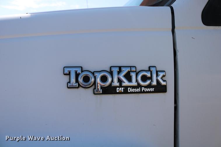 image for item DD0127 1992 GMC TopKick bucket truck