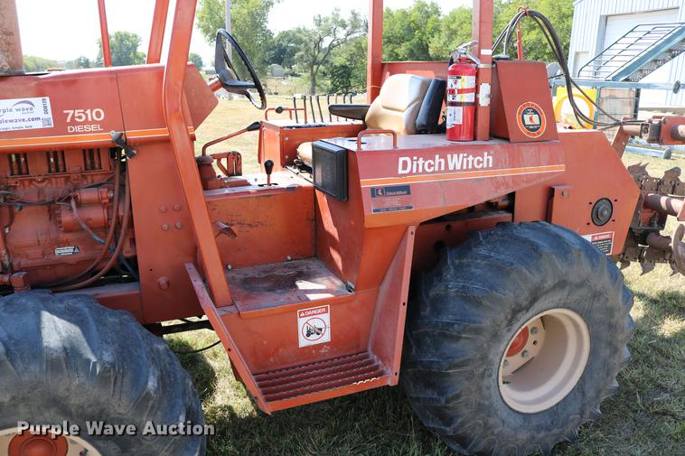 image for item DD0128 1986 Ditch Witch 7510DD trencher