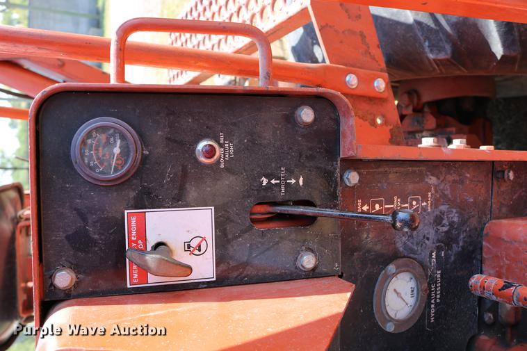 image for item DD0128 1986 Ditch Witch 7510DD trencher