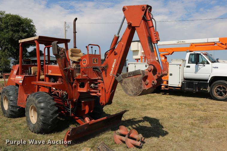 image for item DD0128 1986 Ditch Witch 7510DD trencher