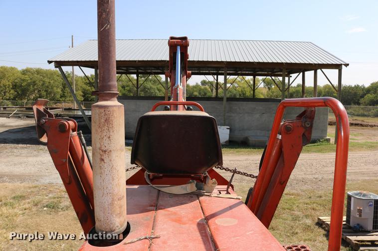 image for item DD0128 1986 Ditch Witch 7510DD trencher