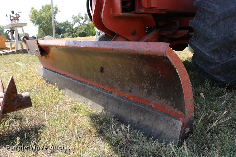 image for item DD0128 1986 Ditch Witch 7510DD trencher