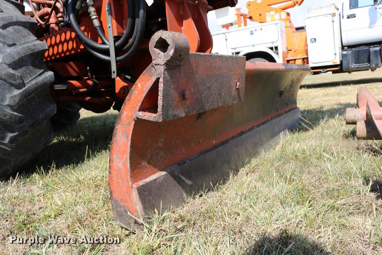 image for item DD0128 1986 Ditch Witch 7510DD trencher