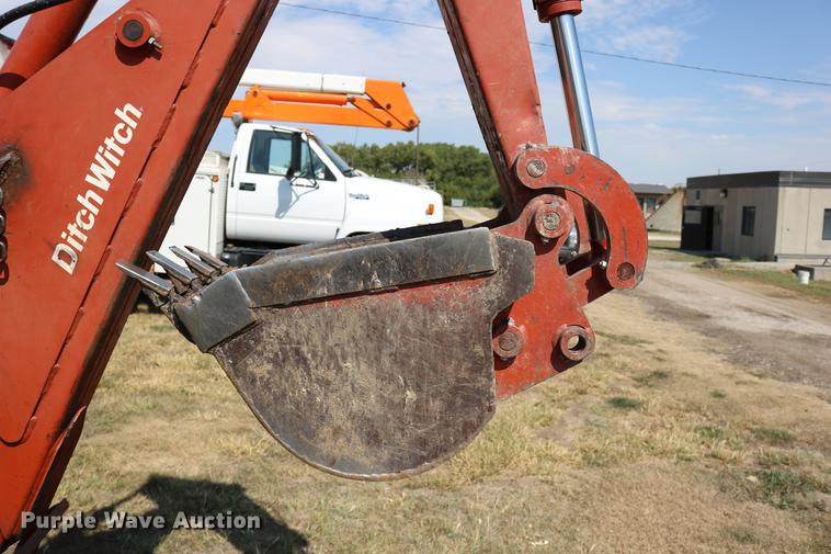 image for item DD0128 1986 Ditch Witch 7510DD trencher