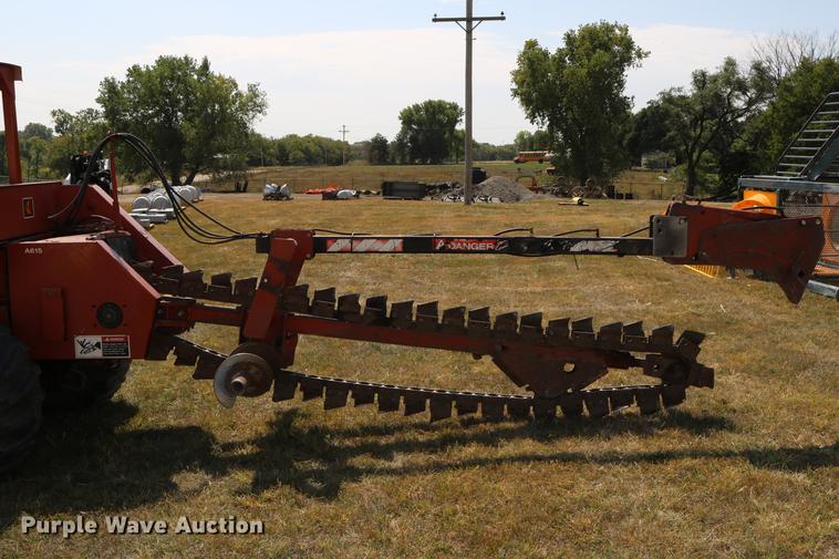 image for item DD0128 1986 Ditch Witch 7510DD trencher