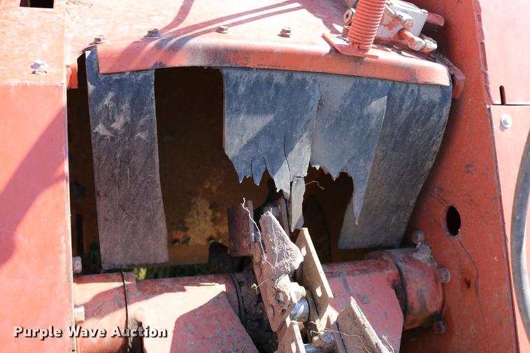image for item DD0128 1986 Ditch Witch 7510DD trencher
