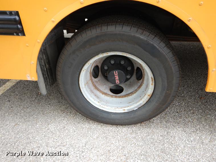 image for item DD0751 2002 GMC Savana G3500 Cargo Thomas school bus