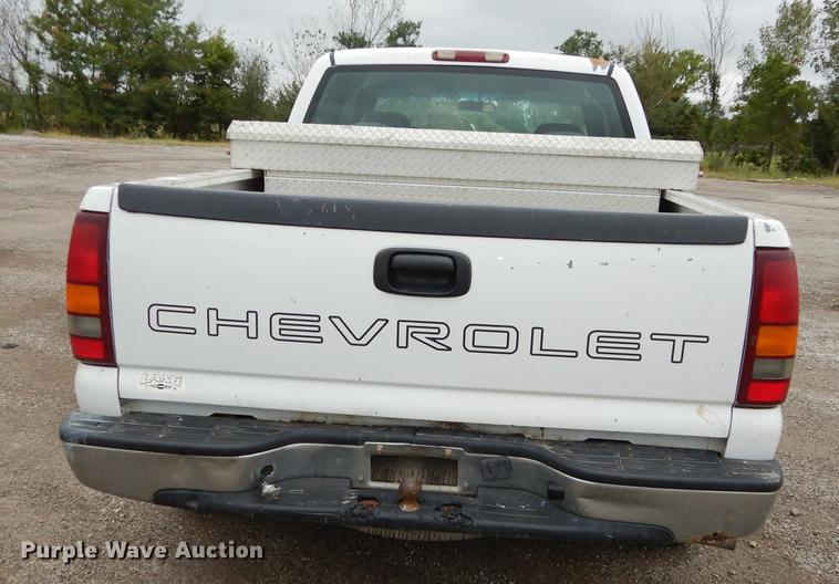 image for item DD0760 2002 Chevrolet Silverado 1500 Ext. Cab pickup truck