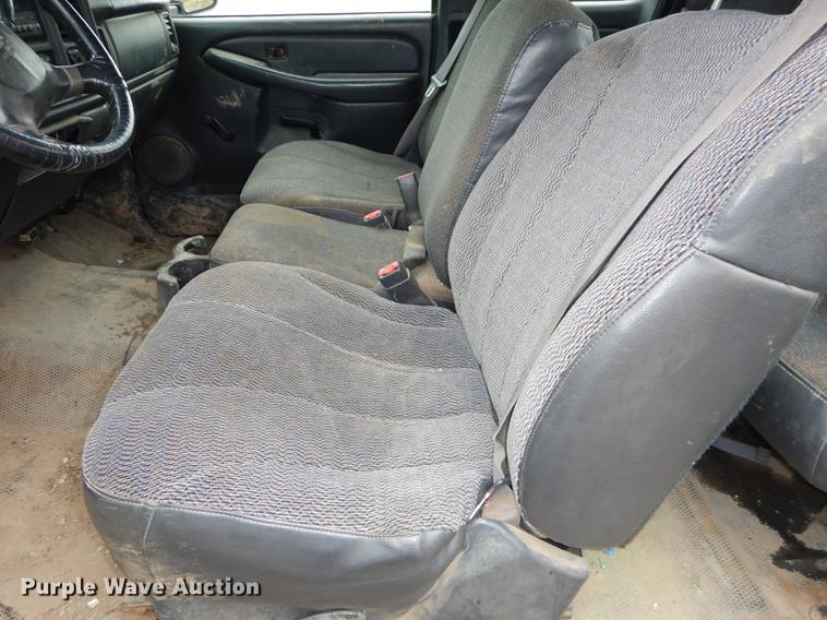 image for item DD0760 2002 Chevrolet Silverado 1500 Ext. Cab pickup truck