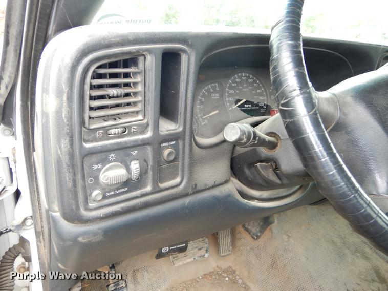 image for item DD0760 2002 Chevrolet Silverado 1500 Ext. Cab pickup truck