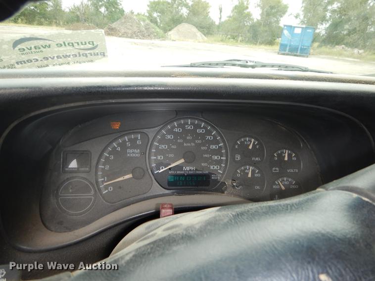 image for item DD0760 2002 Chevrolet Silverado 1500 Ext. Cab pickup truck