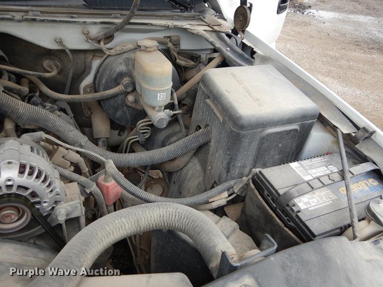 image for item DD0760 2002 Chevrolet Silverado 1500 Ext. Cab pickup truck