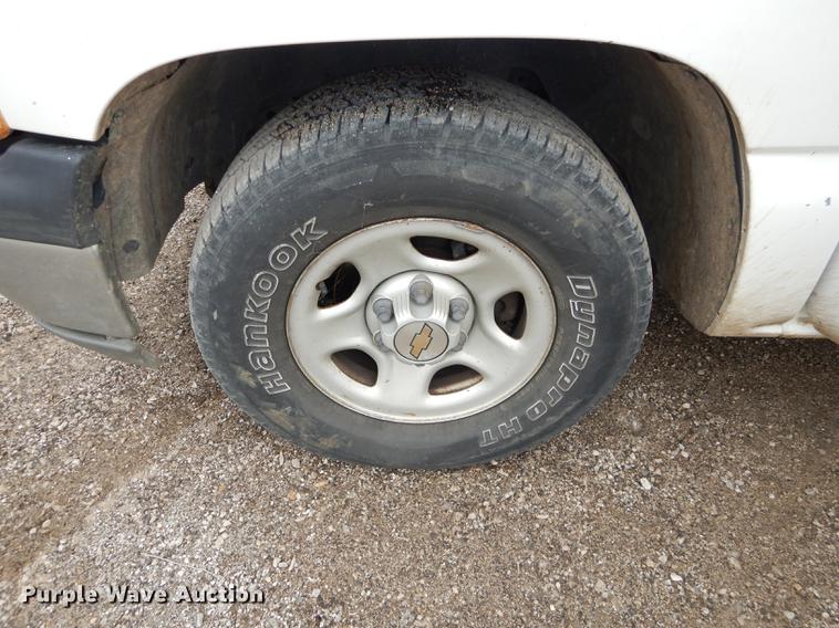 image for item DD0760 2002 Chevrolet Silverado 1500 Ext. Cab pickup truck