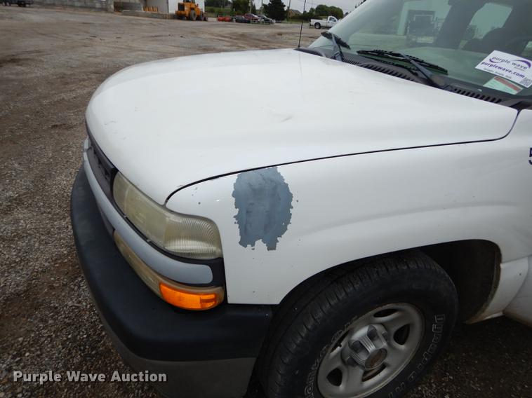 image for item DD0760 2002 Chevrolet Silverado 1500 Ext. Cab pickup truck