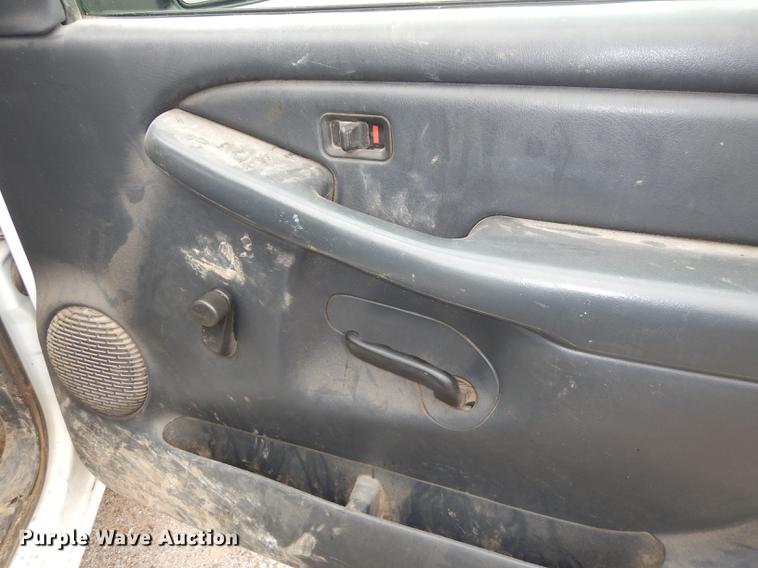 image for item DD0760 2002 Chevrolet Silverado 1500 Ext. Cab pickup truck