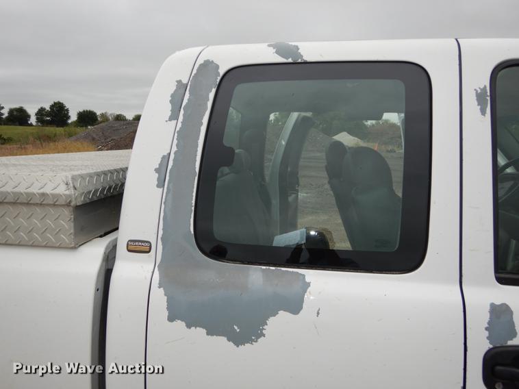 image for item DD0760 2002 Chevrolet Silverado 1500 Ext. Cab pickup truck