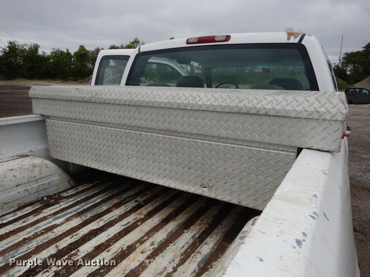 image for item DD0760 2002 Chevrolet Silverado 1500 Ext. Cab pickup truck