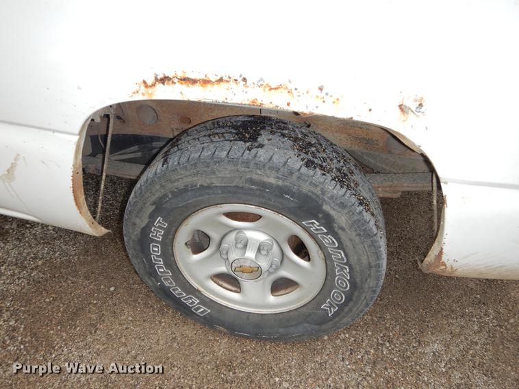 image for item DD0760 2002 Chevrolet Silverado 1500 Ext. Cab pickup truck