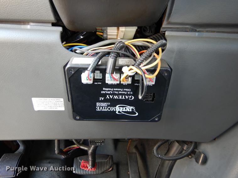 image for item DD0788 2005 Ford E450 Super Duty shuttle bus