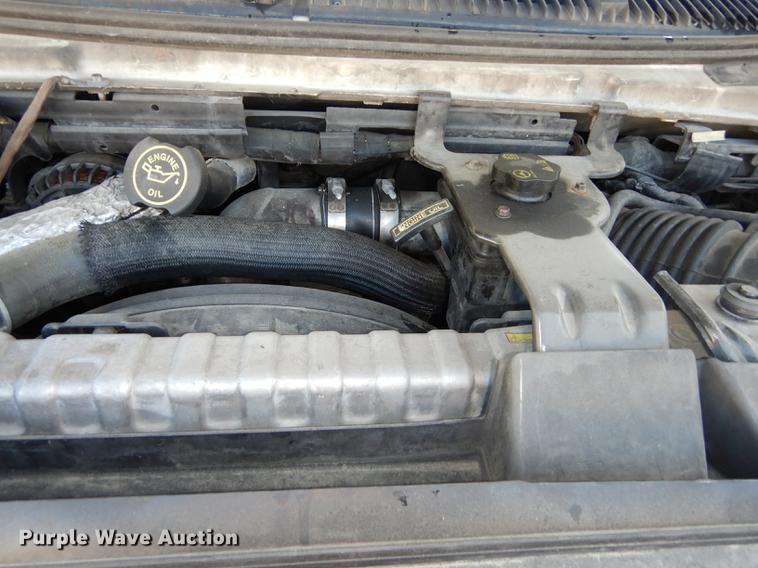 image for item DD0788 2005 Ford E450 Super Duty shuttle bus