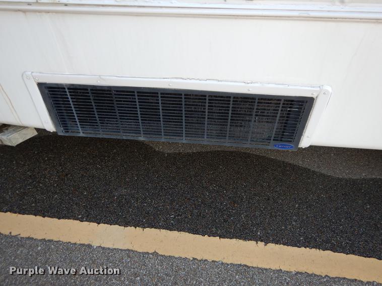 image for item DD0788 2005 Ford E450 Super Duty shuttle bus