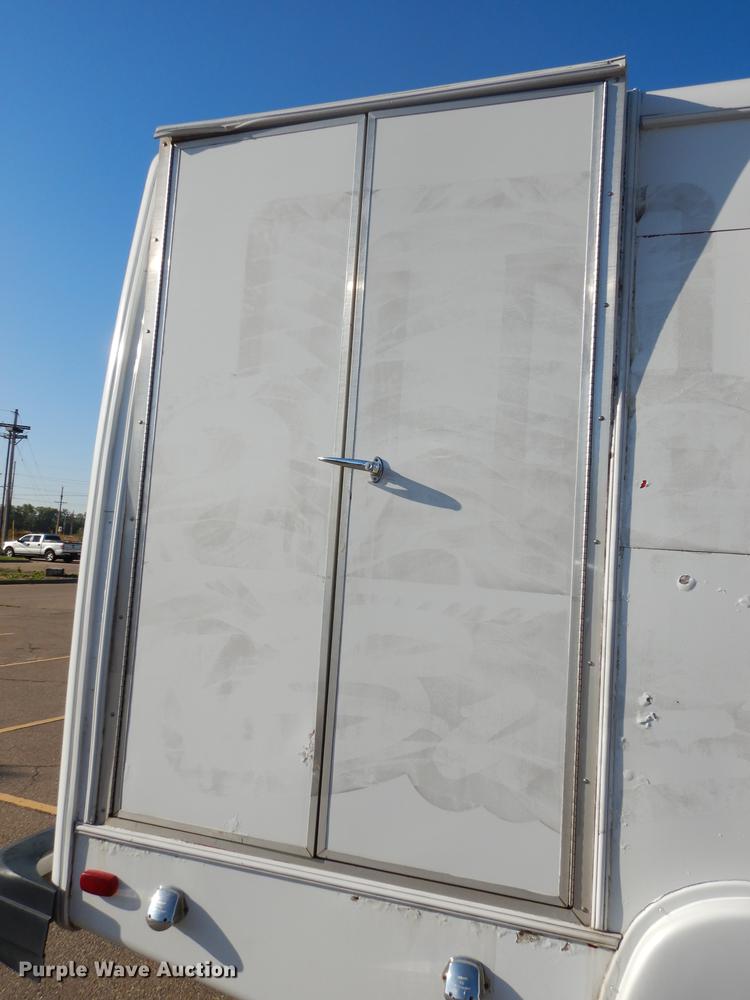 image for item DD0792 2005 Ford E450 Super Duty shuttle bus