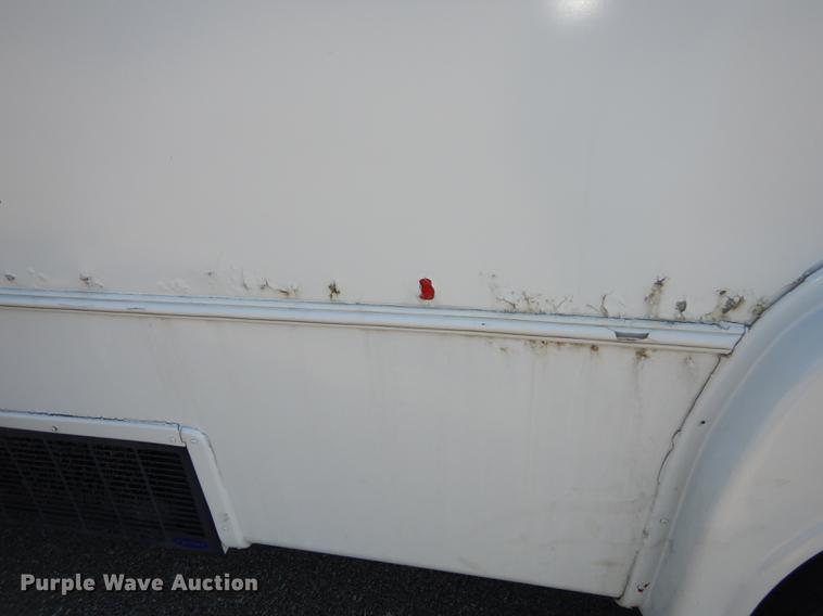 image for item DD0792 2005 Ford E450 Super Duty shuttle bus