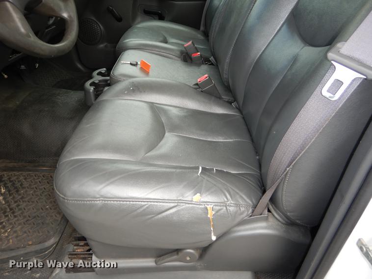 image for item DD0794 2004 Chevrolet Silverado 1500 pickup truck