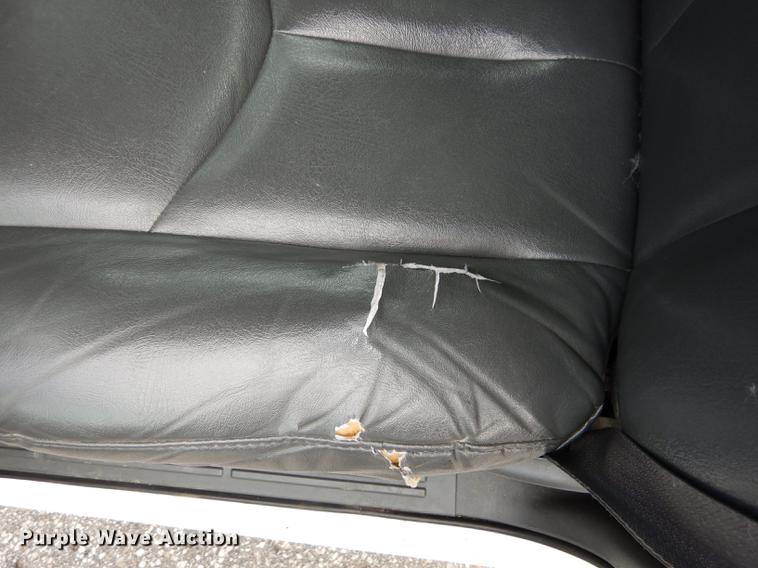 image for item DD0794 2004 Chevrolet Silverado 1500 pickup truck